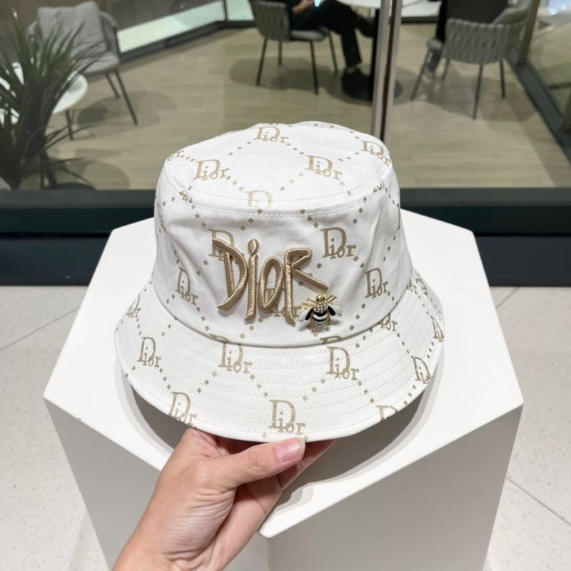 CHRISTIAN DIOR